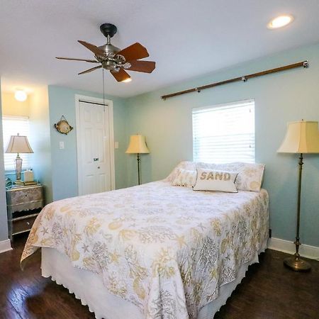 Perfect Location Spacious Yard Coffee Bar At This Lovely Beach Home Galveston Zewnętrze zdjęcie