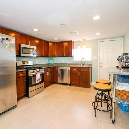Perfect Location Spacious Yard Coffee Bar At This Lovely Beach Home Galveston Zewnętrze zdjęcie