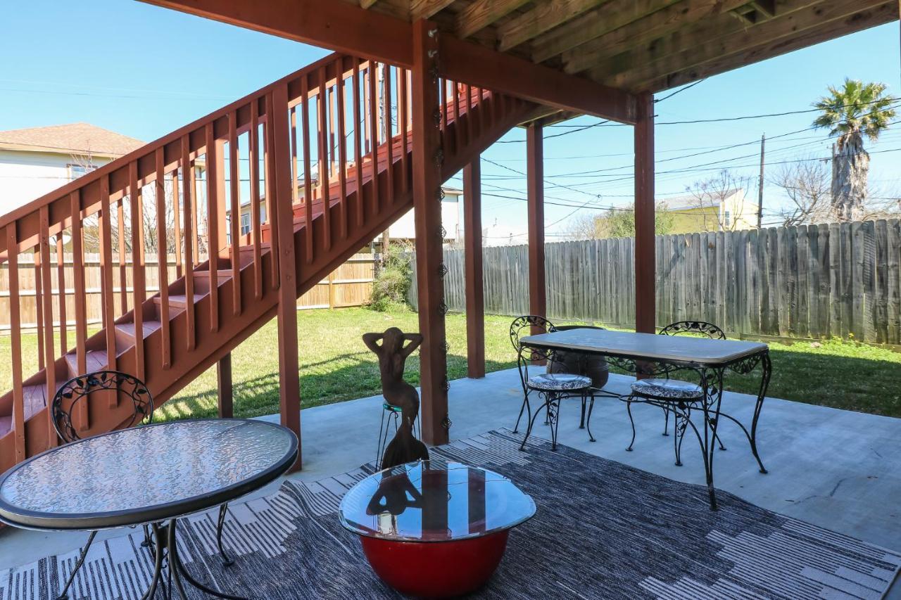 Perfect Location Spacious Yard Coffee Bar At This Lovely Beach Home Galveston Zewnętrze zdjęcie
