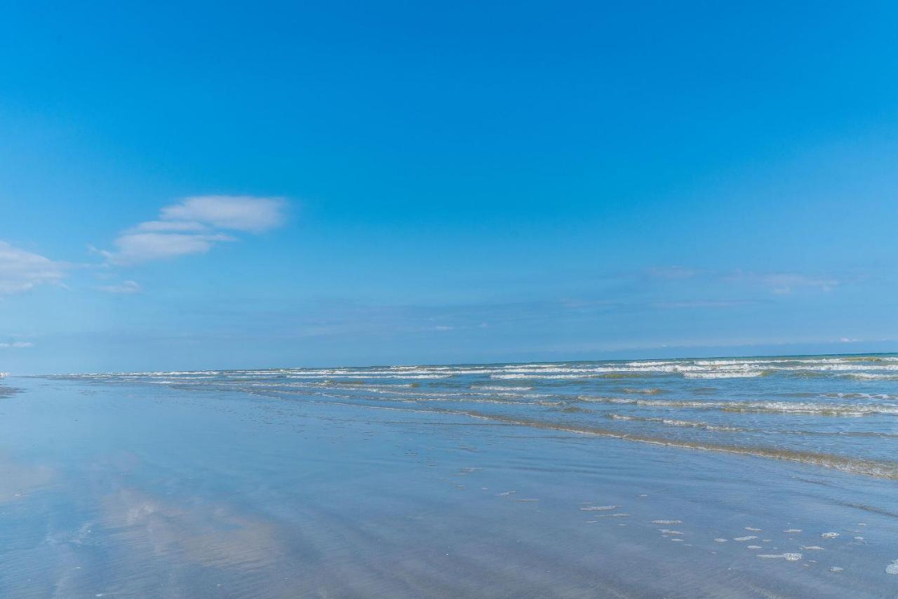 Perfect Location Spacious Yard Coffee Bar At This Lovely Beach Home Galveston Zewnętrze zdjęcie